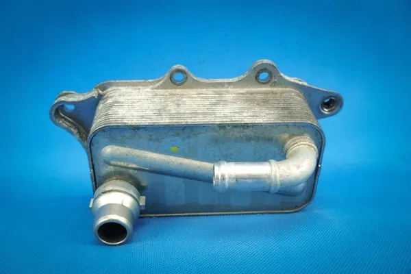 Käytetty öljynjäähdytin OEM 06E117021J Audi S4 S5 A6 A7 A8 image 3