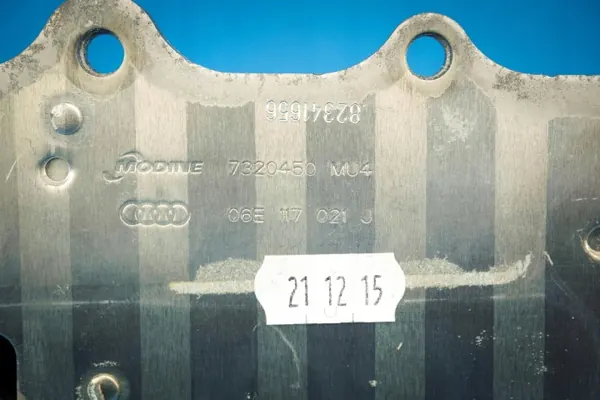 Käytetty öljynjäähdytin OEM 06E117021J Audi S4 S5 A6 A7 A8 image 6