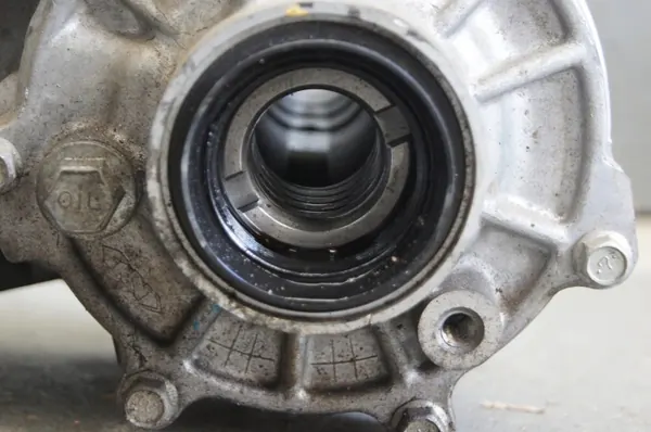 Mitsubishi jakovaihteisto OEM '067039 Outlander III:lle image 8