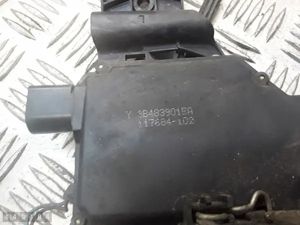 VW Passat Schloss 1997 y3b4839015a image 7