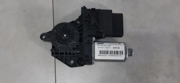 VOLKSWAGEN GOLF PLUS 05-14 Vasemman takaluukun moottori image 2