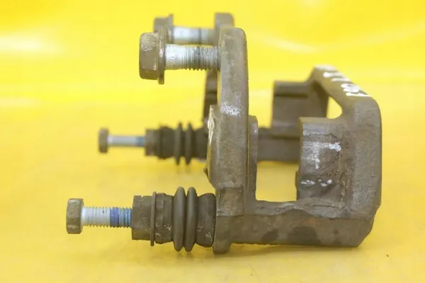 Klämmskena OEM 1028C 694 vänster bak BMW E90/E91 image 6