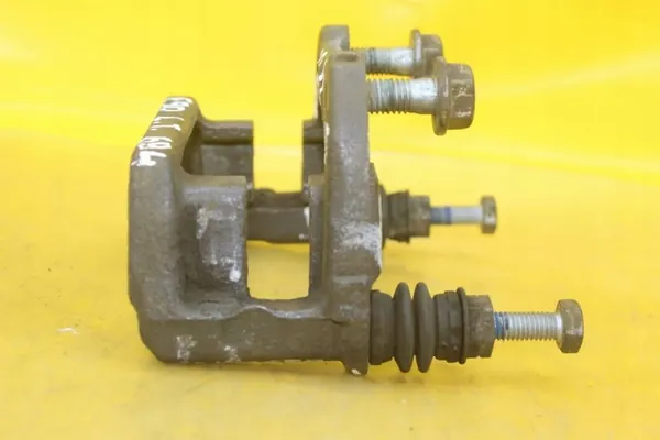 Klämmskena OEM 1028C 694 vänster bak BMW E90/E91 image 8