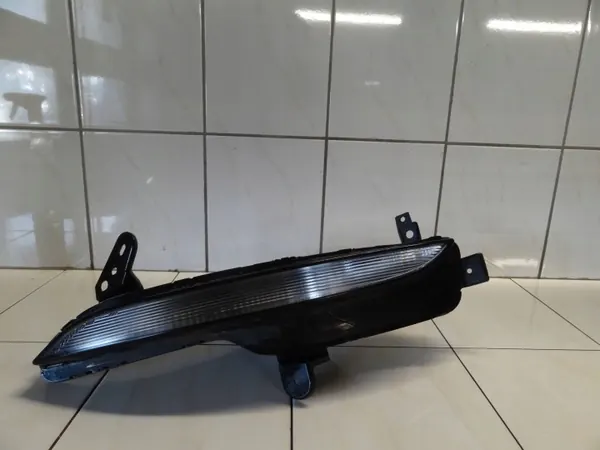 Renault Megane IV oikea vilkku OEM 261306376R image 2