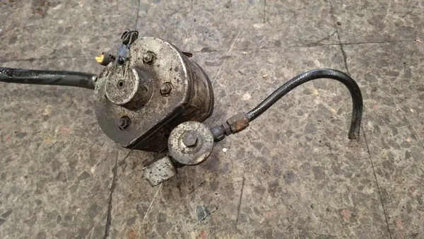 Évaporateur régulateur gaz Renault OE parownik d'occasion image 3