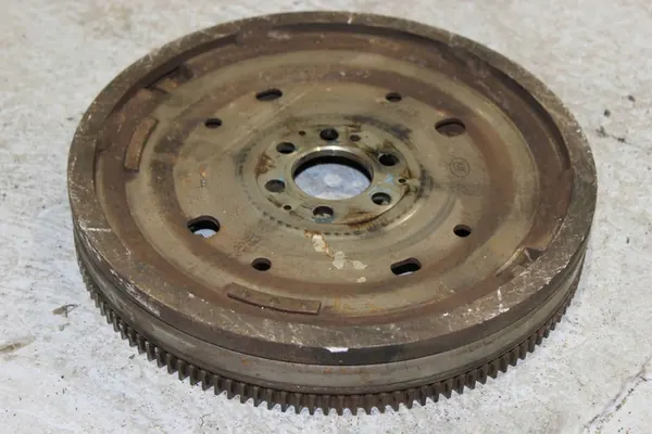 Kaksimassavauhtipyörä Volkswagen Touran I 03l105266db image 3