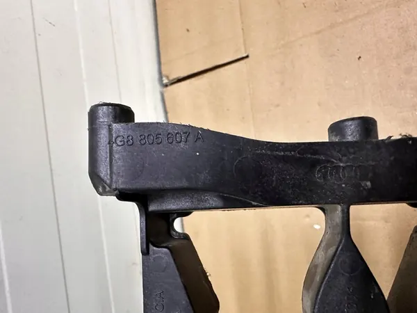 Support de phare avant gauche AUDI A7 4G LIFT 14-18R 4G8805607A image 4