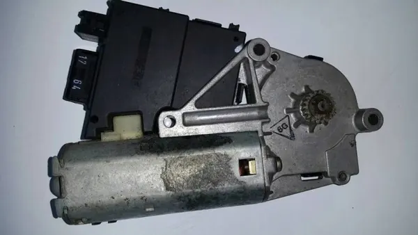 BMW Kattoikkumoottori OEM 8370810 5-sarja E39 image 3
