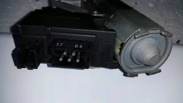 BMW Kattoikkumoottori OEM 8370810 5-sarja E39 image 5