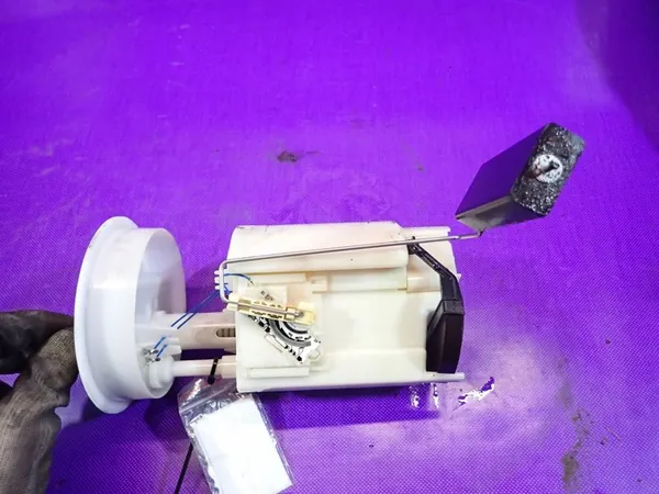 VW NEW BEETLE 98-05 Kraftstoffstandsensor 1J0919183C image 3