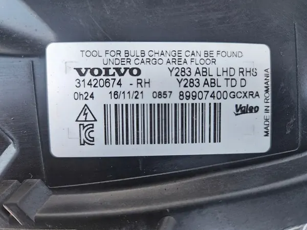 VOLVO S60 C60 Vasemman Bi-Xenon Lamppu 31420674 image 8