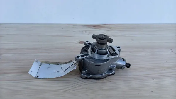 VW Beetle Imupumppu 2.5B OEM 07K145100B image 2