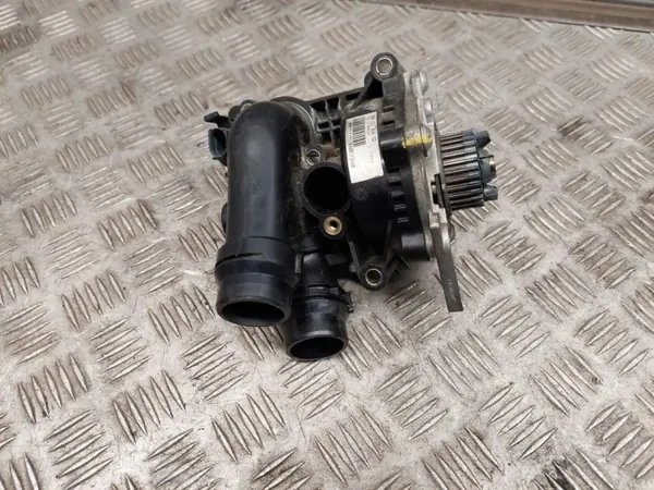 Pompe à eau Audi A4/S4 B8 OEM 06H121010A image 2