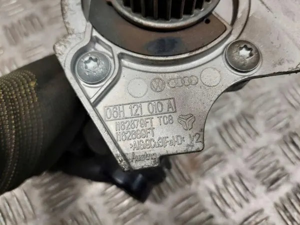 Pompe à eau Audi A4/S4 B8 OEM 06H121010A image 4