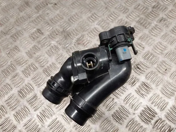 Pompe à eau Audi A4/S4 B8 OEM 06H121010A image 5