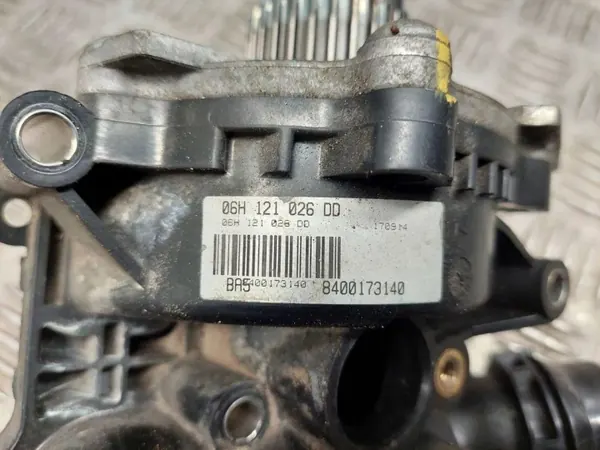 Pompe à eau Audi A4/S4 B8 OEM 06H121010A image 6