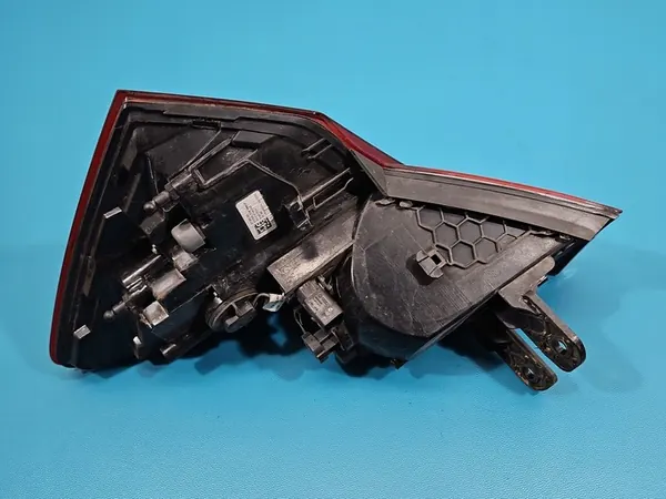 Luz trasera LED izquierda Skoda Scala 2019- OEM 657945095 image 10