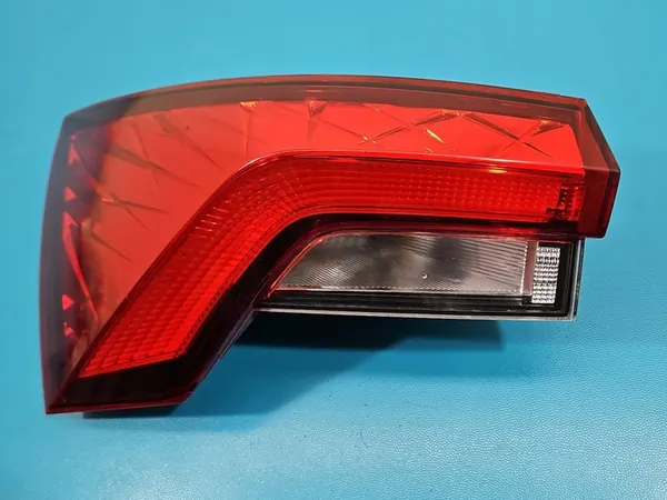 Luz trasera LED izquierda Skoda Scala 2019- OEM 657945095 image 4