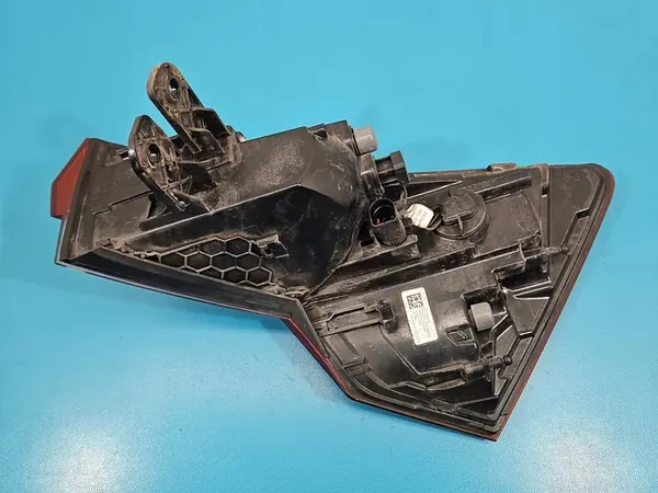 Luz trasera LED izquierda Skoda Scala 2019- OEM 657945095 image 6