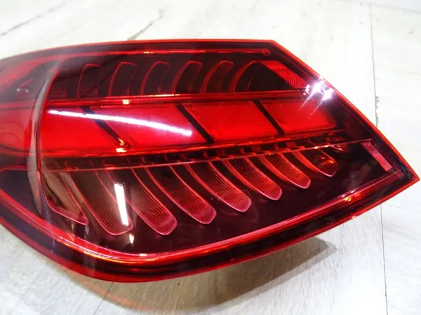 MERCEDES C 206 SEDAN Achterlicht Links A2069069900 image 2