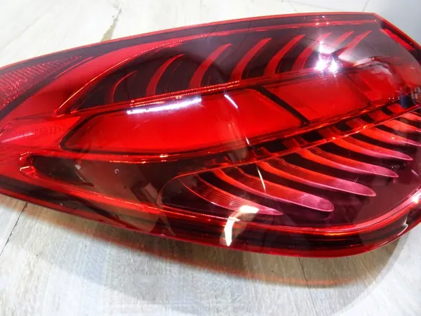 MERCEDES C 206 SEDAN Achterlicht Links A2069069900 image 4