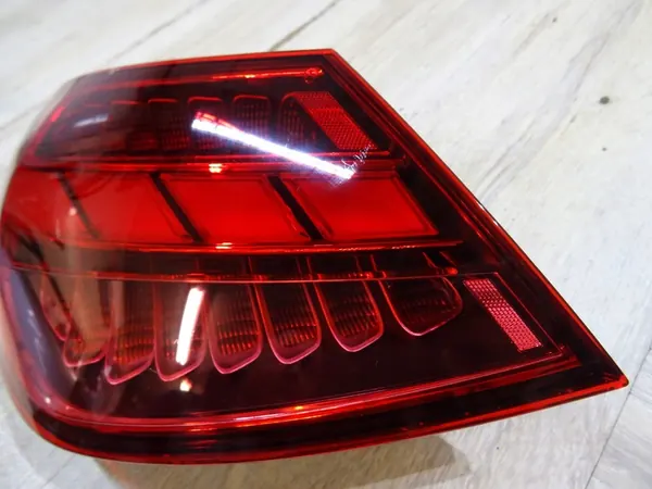 MERCEDES C 206 SEDAN Achterlicht Links A2069069900 image 5