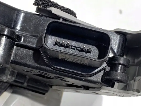 Fram Vänster Dörrlås Hyundai Kona 81310-J9000 image 3