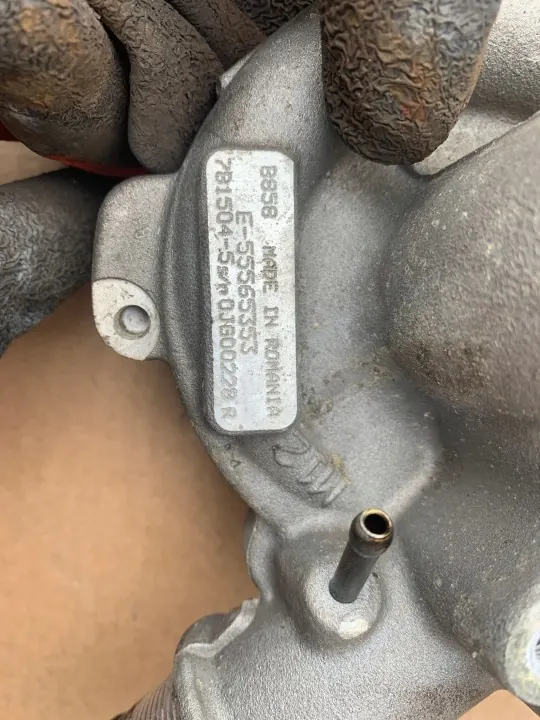 OEM 781504 Turbohus - Begagnat skick image 2