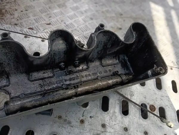 Ventildeksel Mercedes W123 2.4D R6160161105 image 6