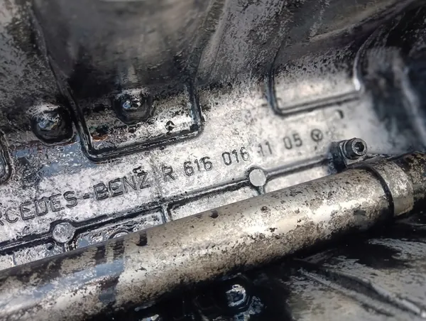 Ventildeksel Mercedes W123 2.4D R6160161105 image 7