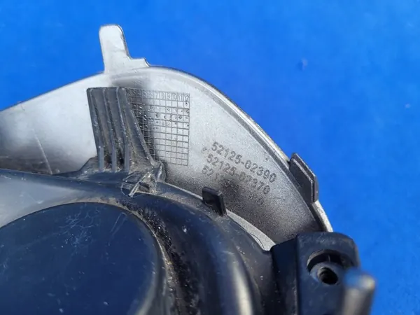 Griglia paraurti destra Toyota Corolla E21 Sedan OEM image 10