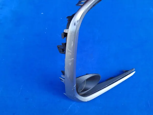 Griglia paraurti destra Toyota Corolla E21 Sedan OEM image 4