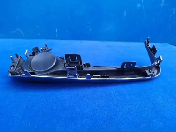 Griglia paraurti destra Toyota Corolla E21 Sedan OEM image 8