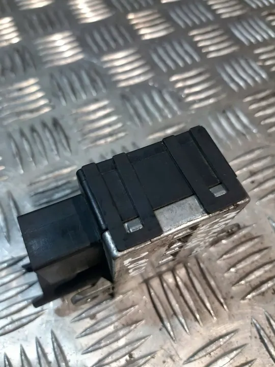 Sytytystulpanin releemoduuli A6401530479 Mercedes image 5