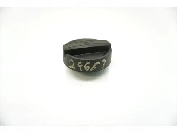 Öljytäyttöventtiili Audi Q5 2.0 TDI 8655331 image 3