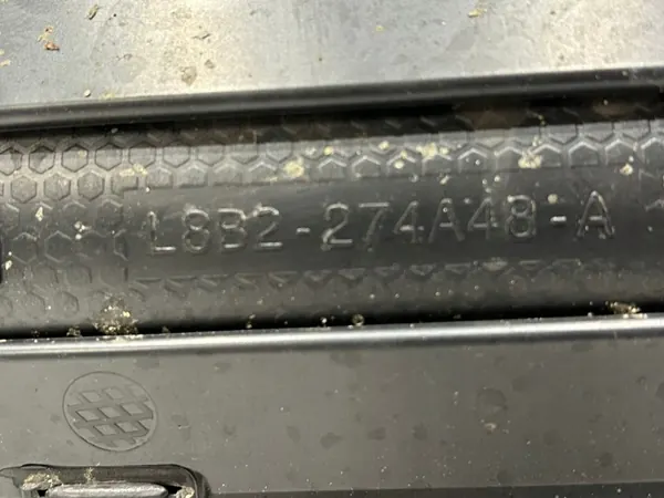 Land Rover Defender L663 Höger Bakdörrlist OEM L8B2274A48A image 5