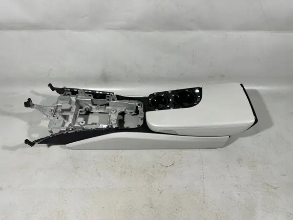 Accoudoir Porsche OEM 971863239K pour Panamera 971 image 2