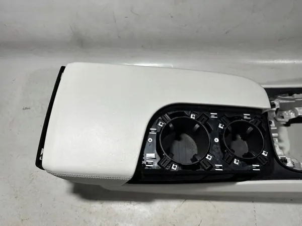 Accoudoir Porsche OEM 971863239K pour Panamera 971 image 10