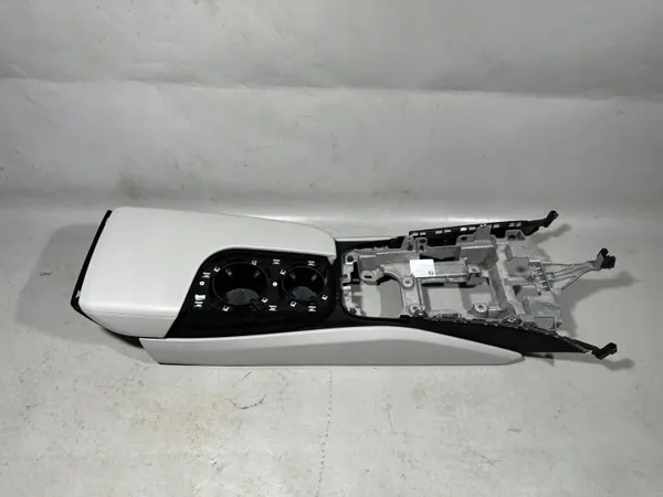 Accoudoir Porsche OEM 971863239K pour Panamera 971 image 8