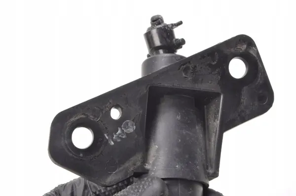 Kia Sportage III Ajovalopesupumppu OEM 00066135 image 4