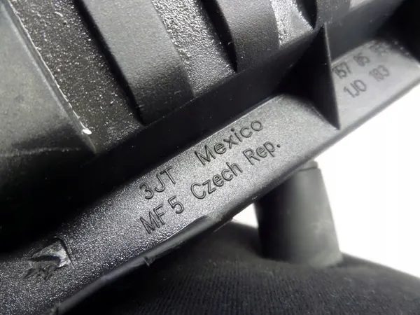 Ilmansuodattimen kotelo VW New Beetle 1.6 8V AYD 98-10 image 8