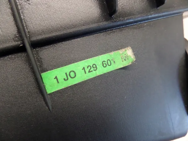 Ilmansuodattimen kotelo VW New Beetle 1.6 8V AYD 98-10 image 9