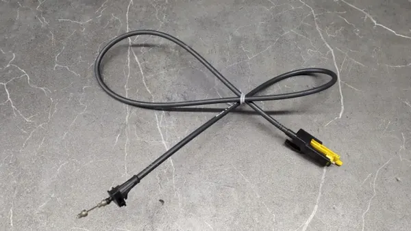 Câble de trappe à carburant OEM 4593226 Chrysler image 2