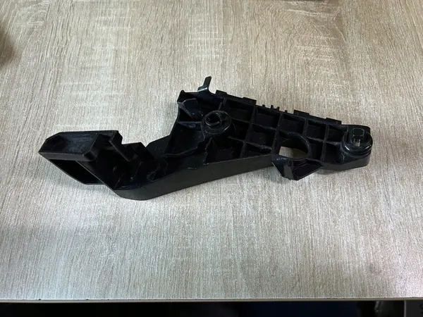 Suporte de para-choque dianteiro direito Lexus IS200T IS300H III image 2