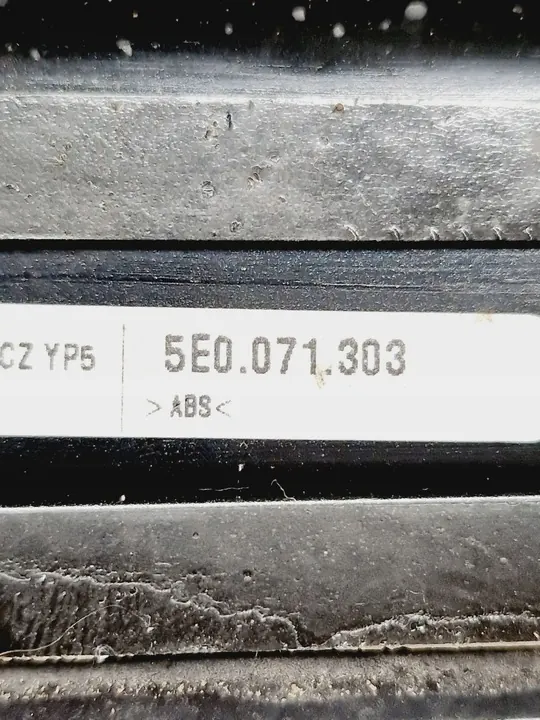 Skoda Octavia Mk3 (5E) 2014 Linker Voorzijde Dorpel image 5