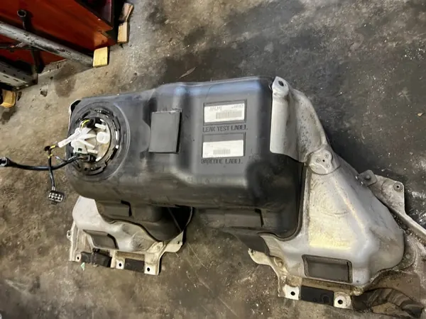 Polttoainesäiliö & Pumppu OEM EX53-9K007-AD Jaguar F-Type image 3