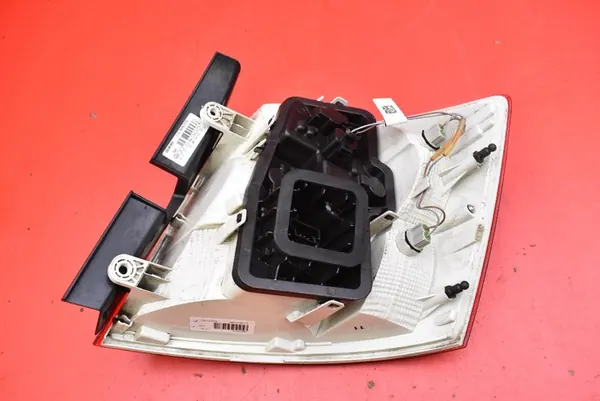 Lámpara trasera izquierda 5JJ945095 Skoda Rapid 12-17 image 2