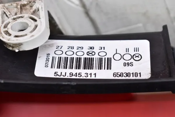 Lámpara trasera izquierda 5JJ945095 Skoda Rapid 12-17 image 8