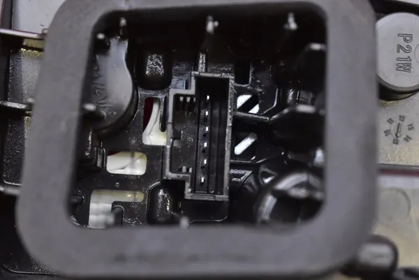 Lámpara trasera izquierda 5JJ945095 Skoda Rapid 12-17 image 9