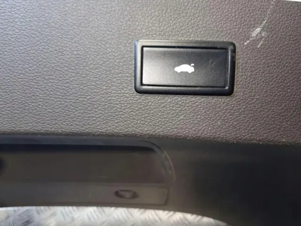 Audi A7 S7 4G 2013 Tavaratilan kansi OEM 4G8867979A image 4